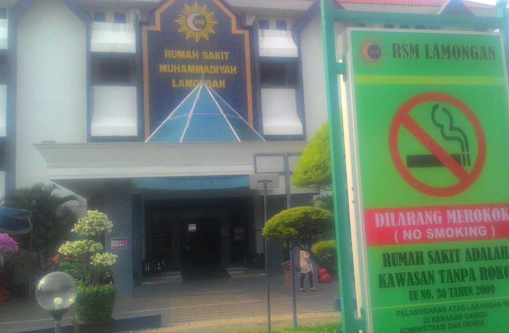 Merokok di Kawasan Rumah Sakit Muhammadiyah Lamongan “Haram ...
