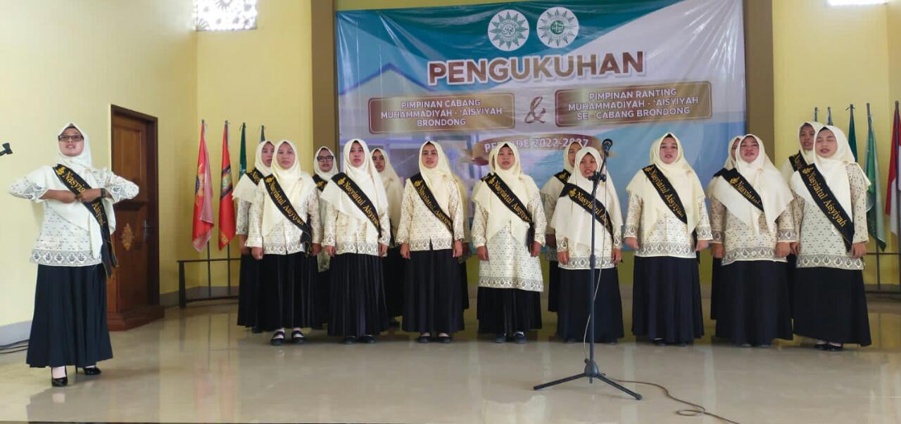 suara-merdu-dan-menggelegar-penampilan-tim-paduan-suara-pcna-brondong